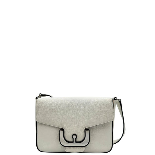 front  Borsa Coccinelle in pelle martellata bianca con parti metalliche argentate; munita di una tracolla regolabile. Completa di dustbag, di lusso, originale, ottime condizioni, usata. 