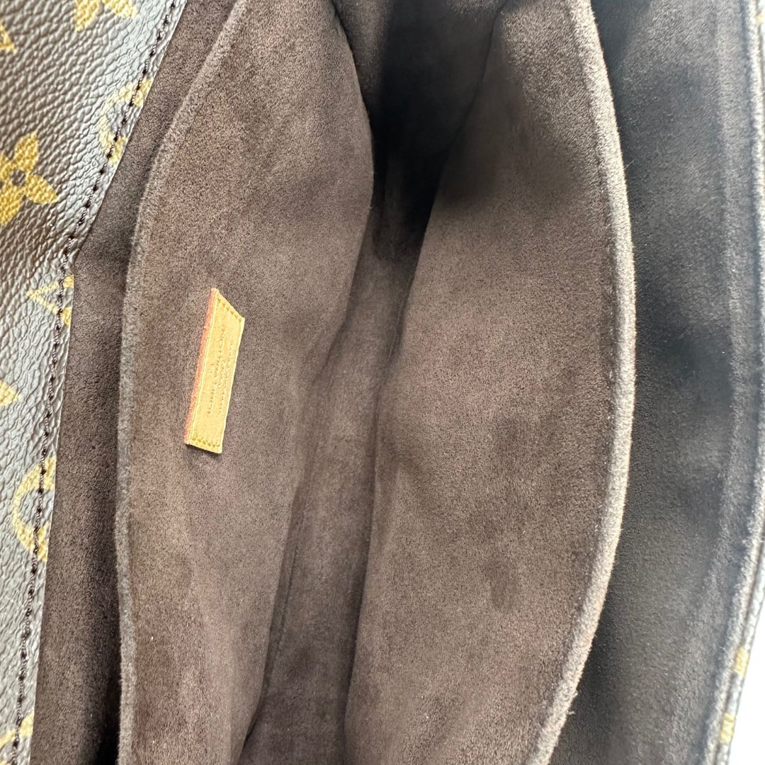 interno Borsa Louis Vuitton Métis in canvas marrone monogram con dettagli in vacchetta naturale e parti metalliche dorate. Munita di un manico singolo e una tracolla regolabile e amovibile, di lusso, originale, ottime condizioni, usata. 