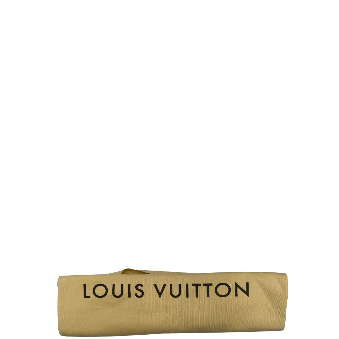 dustbag Borsone Louis Vuitton in canvas Damier Ébène marrone con finiture in pelle tono su tono e parti metalliche dorate; munito di doppi manici stondati e una tracolla amovibile e regolabile. Completo di lucchetto, chiavi e dustbag, di lusso, originale, ottime condizioni, usato. 