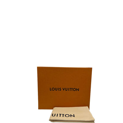 corredo Borsa Louis Vuitton in pelle monogram blu effetto denim con parti metalliche dorate; munita di una pochette interna blu e doppi manici, indossabile a spalla. Completa di corredo, di lusso, originale, ottime condizioni, usata.