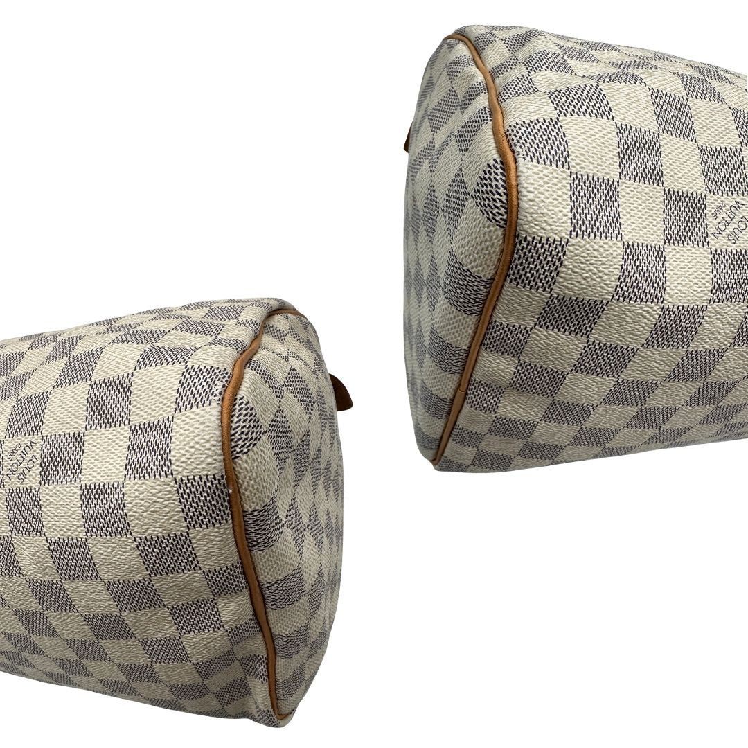 angoli Borsa Speedy 30 Louis Vuitton in canvas Damier Azur con finiture in vacchetta naturale e parti metalliche dorate. Completo di lucchetto, chiavi e corredo, di lusso, originale, ottime condizioni, usata. 