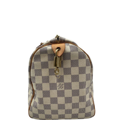 lato Borsa Speedy 30 Louis Vuitton in canvas Damier Azur con finiture in vacchetta naturale e parti metalliche dorate. Completo di lucchetto, chiavi e corredo, di lusso, originale, ottime condizioni, usata. 