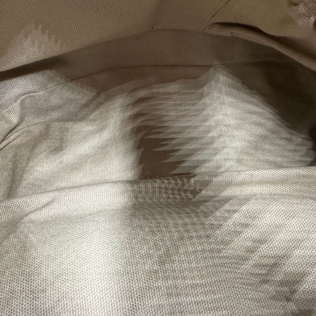 interno Borsa Givenchy in pelle blu con parti metalliche argentate; munita di un manico singolo stondato e una tracolla amovibile. Completa di dustbag, di lusso, usato, originale. 