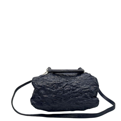 retro Borsa Givenchy in pelle blu con parti metalliche argentate; munita di un manico singolo stondato e una tracolla amovibile. Completa di dustbag, di lusso, usato, originale. 