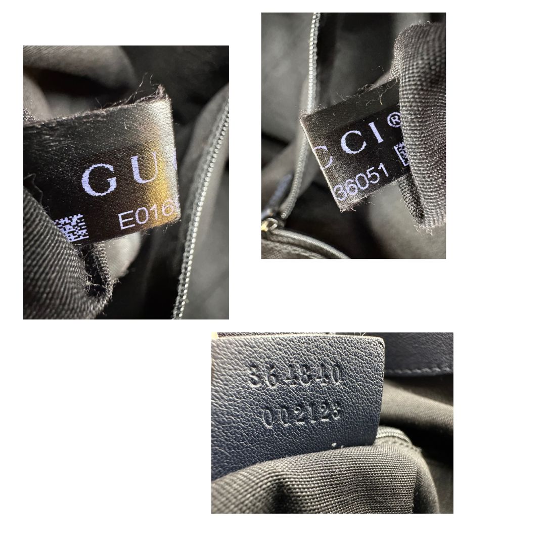 Codice di una Borsa Gucci in tessuto beige GG con parti metalliche dorate e parti in pelle color blu notte; munita di doppi manici stondati. Completa di dustbag. Originale, usata, di lusso, in ottime condizioni.