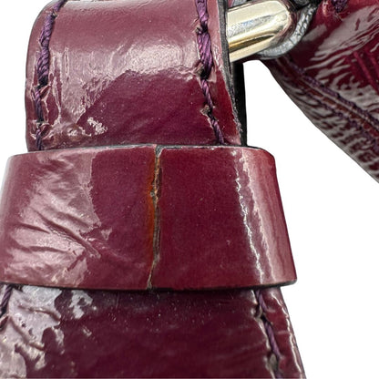  Borsa Givenchy in pelle lucida bordeaux effetto invecchiato con parti metalliche argentate; munita di doppi manici e un manico singolo in tessuto e pelle, di lusso, originale, ottime condizioni, usata. 