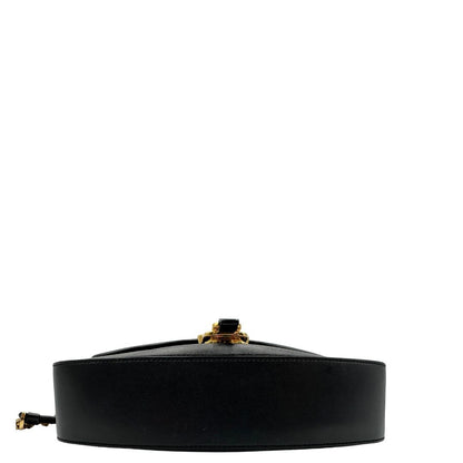 Base di una Borsa Tod's in pelle nera con parti metalliche dorate; munita di una tracolla in catena e in pelle non amovibile e regolabile. Completa di dustbag. Originale, usata, di lusso, in ottime condizioni.