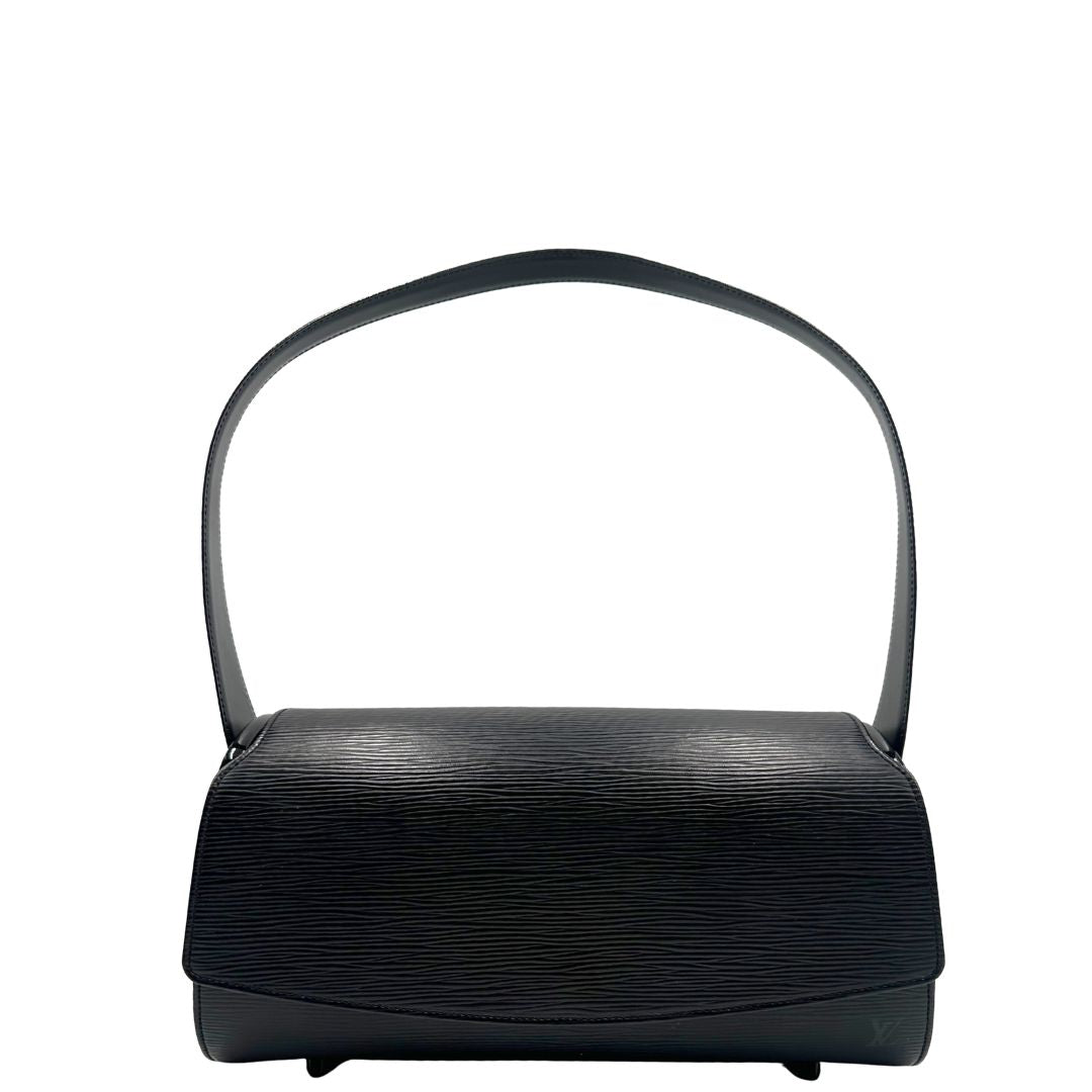 front  Borsa Louis Vuitton in pelle epi nera munita di un manico singolo, indossabile a spalla. Completa di dustbag, di lusso, originale, ottime condizioni, usata. 