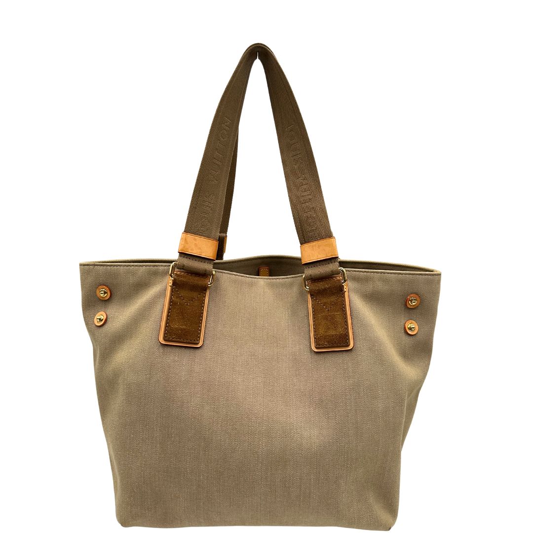 Retro di una Borsa Louis Vuitton Limited Edition in tela beige con dettagli in pelle scamosciata marrone e in vacchetta naturale, parti metalliche dorate; munita di doppi manici in tessuto, indossabile a spalla. Completa di dustbag. Originale, usata, di lusso, in ottime condizioni