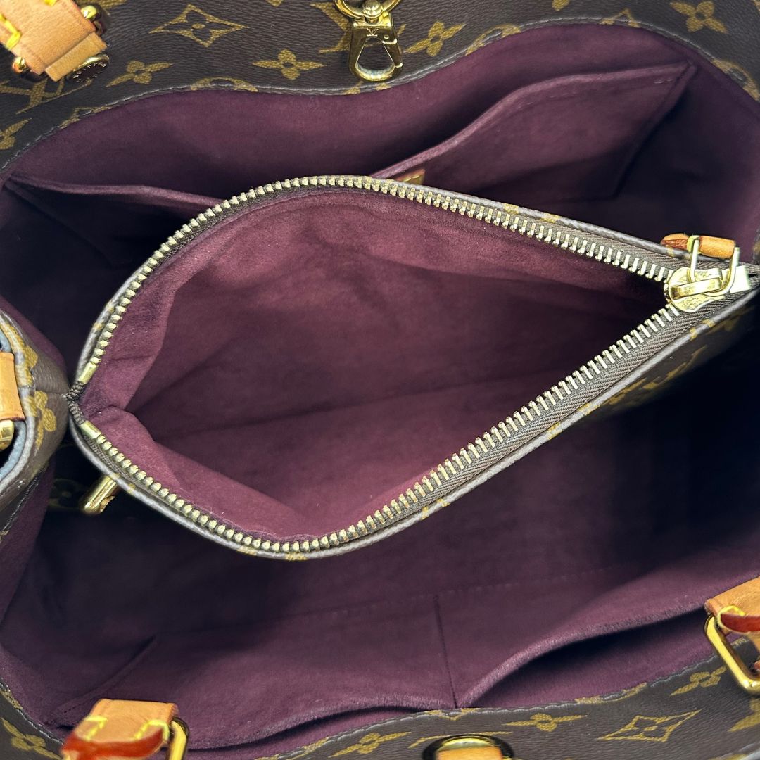 interno  Borsa Louis Vuitton in canvas marrone monogram con finiture in vacchetta naturale e parti metalliche dorate; munita di doppi manici stondati, e una tracolla amovibile, di lusso, originale, ottime condizioni, usata. 