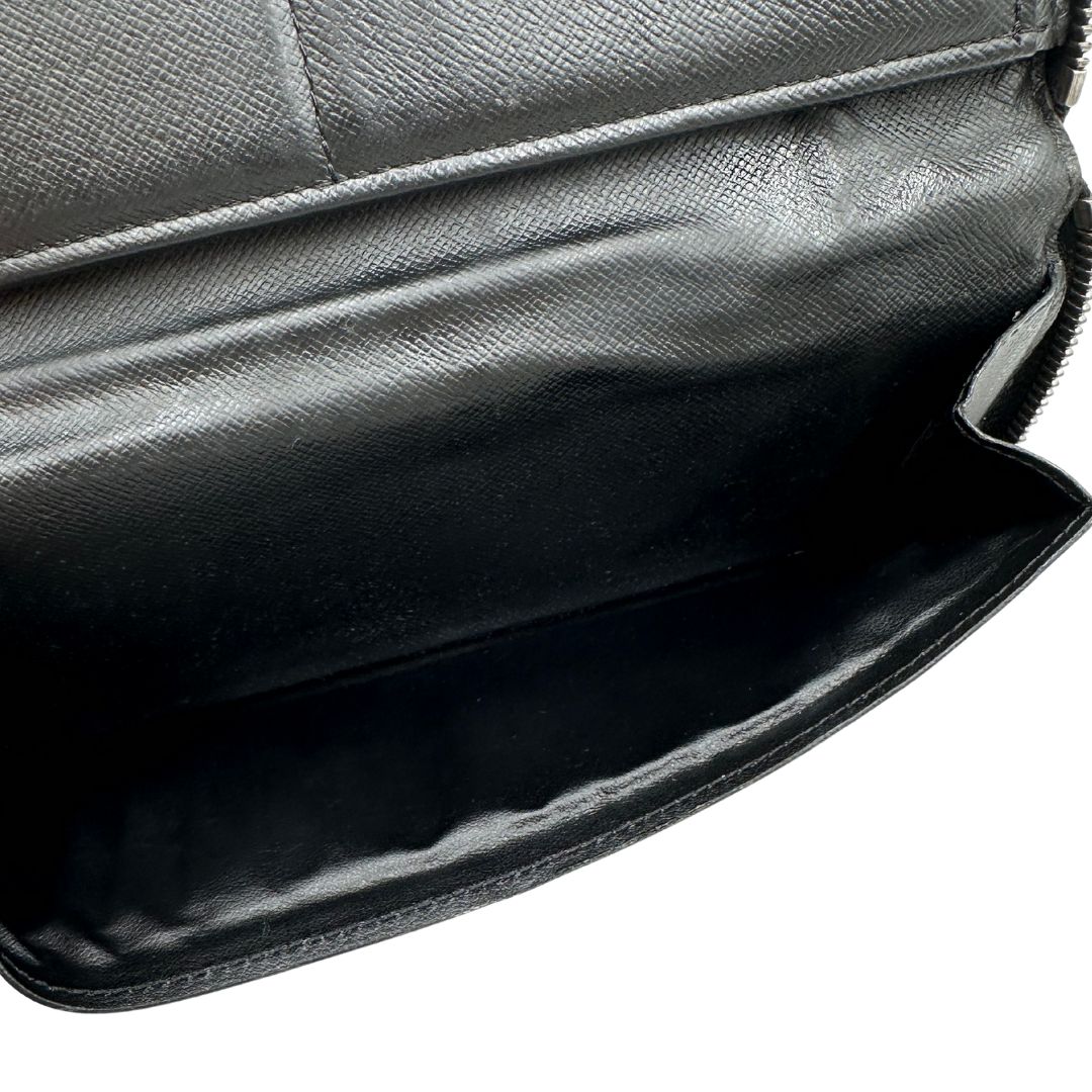 interno  Portafoglio Louis Vuitton in canvas monogram eclipse nero con parti metalliche argentate. Full set, di lusso, originale, ottime condizioni. 