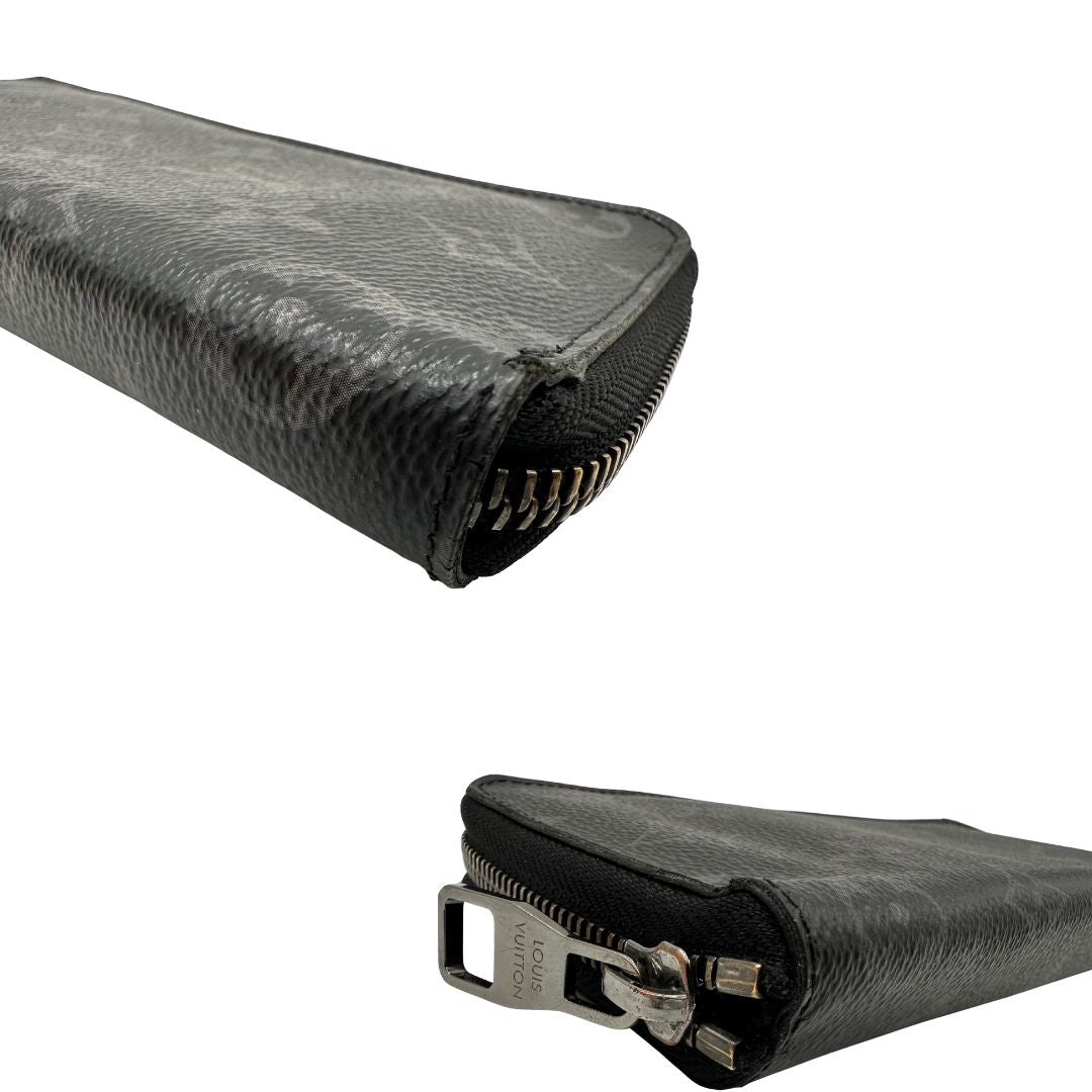angoli  Portafoglio Louis Vuitton in canvas monogram eclipse nero con parti metalliche argentate. Full set, di lusso, originale, ottime condizioni. 