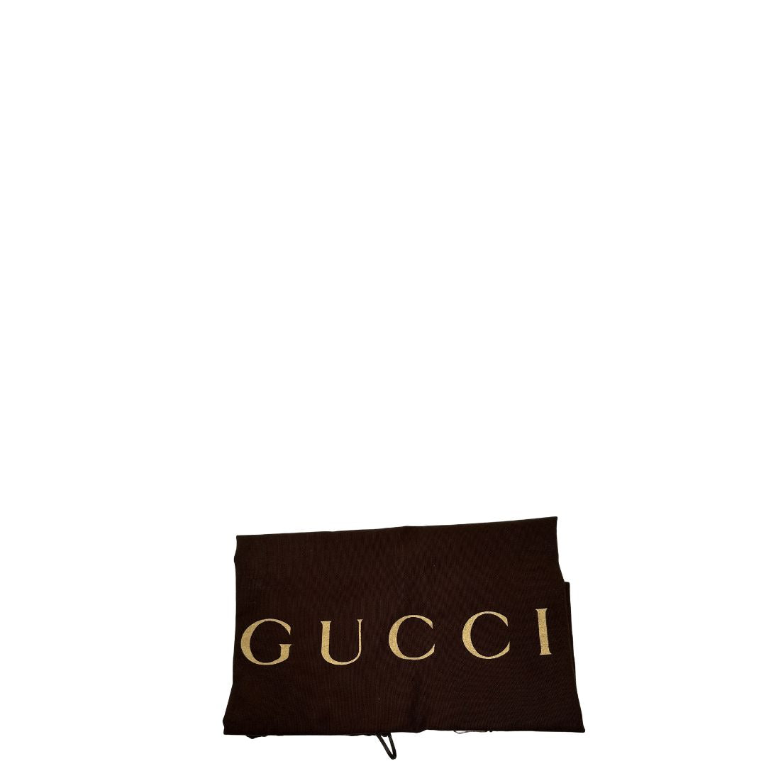 dustbag  Borsa Gucci in tessuto nero GG con finiture in pelle tono su tono e parti metalliche dorate; munita di doppi manici, indossabile a spalla. Completa di dustbag, di lusso, originale, ottime condizioni, usata. 