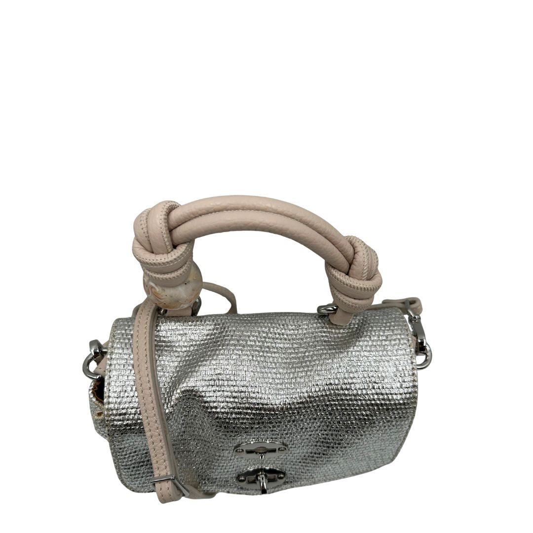 Manici di una Borsa Zanellato in pelle con effetto midollino color argento metallizzato. con parti metalliche argentate; munita di un manico singolo e una tracolla in pelle nude amovibile e regolabile. Originale, usata, di lusso, in ottime condizioni.