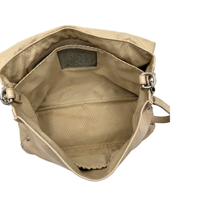 interno  Borsa Zanellato in pelle martellata beige con parti metalliche argentate; munita di un manico singolo e una tracolla amovibile e regolabile, di lusso, originale, ottime condizioni, usata. 