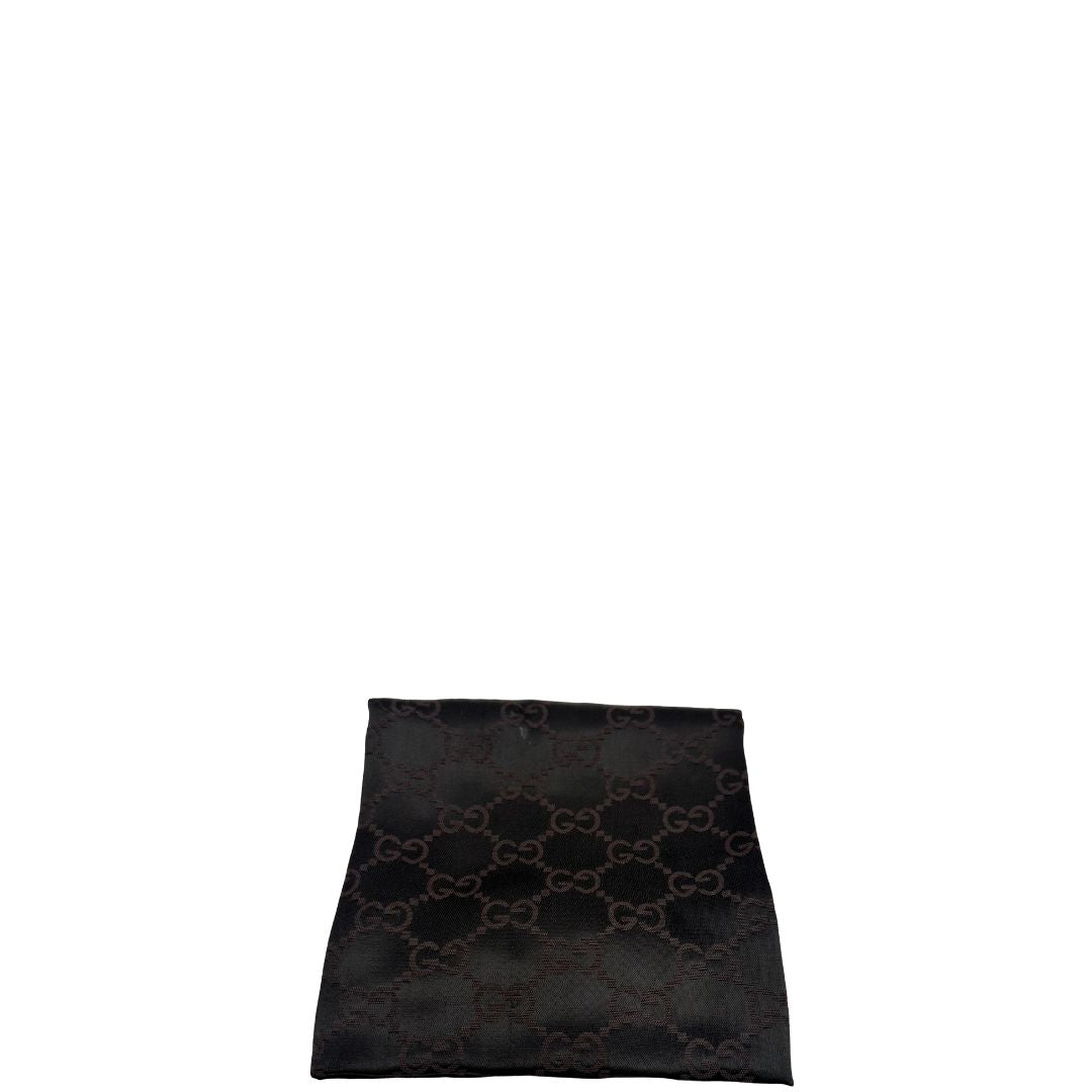 dustbag Borsa Gucci in pelle martellata fucsia con parti metalliche dorate; munita di doppi manici in bamboo e una tracolla amovibile e regolabile. Completa di dustbag, di lusso, originale, buone condizioni, usata, originale. 
