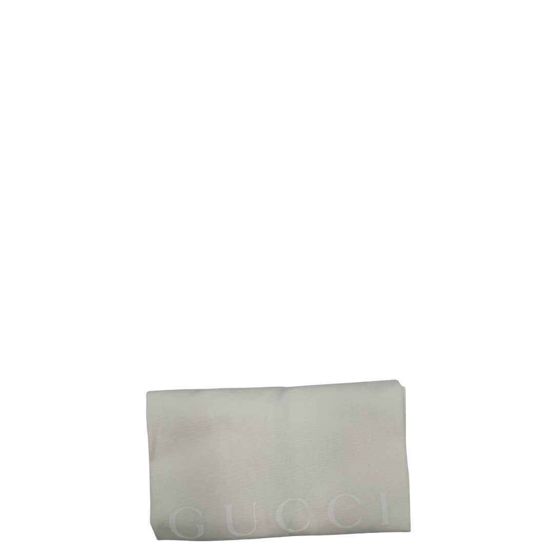dustbag Borsa Gucci in canvas GG grigio antracite con parti metalliche argentate; munita di una tracolla Web rossa e blu regolabile.  