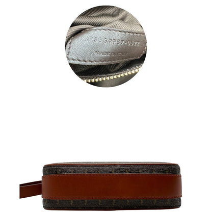 base  Borsa Saint Laurent in canvas marrone con mini loghi Cassandre, parti metalliche dorate e finiture in pelle color cognac; munita di una tracolla leggermente regolabile. Completa di dustbag, di lusso, originale, eccellenti condizioni, usata. 