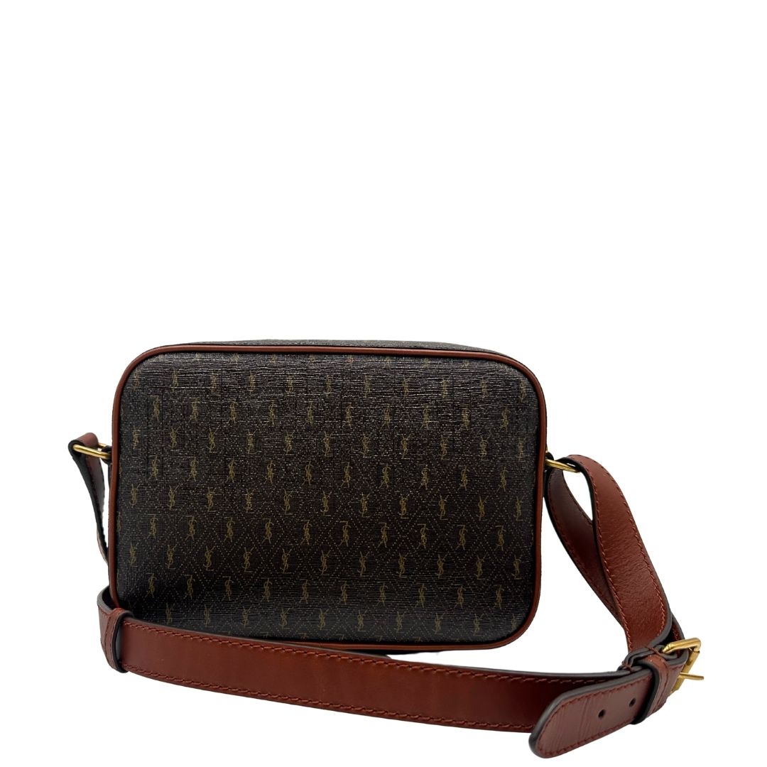 retro  Borsa Saint Laurent in canvas marrone con mini loghi Cassandre, parti metalliche dorate e finiture in pelle color cognac; munita di una tracolla leggermente regolabile. Completa di dustbag, di lusso, originale, eccellenti condizioni, usata. 