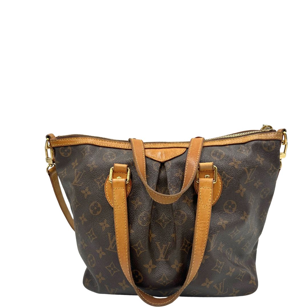 retro Borsa Louis Vuitton in canvas marrone monogram con parti metalliche dorate e finiture in vacchetta naturale; munita di una tracolla amovibile e regolabile e doppi manici. Indossabile a spalla oppure a mano. Completa di dustbag, di lusso, originale, ottime condizioni, usata. 