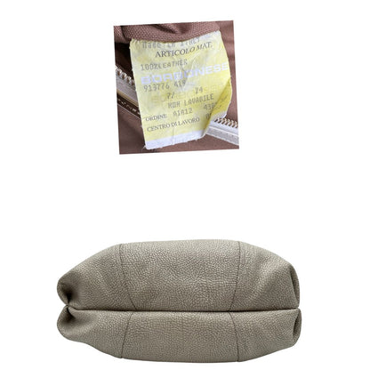 base  Borsa Borbonese in canvas grigio trama occhio di pernice e parti metalliche dorate; munita di doppi manici, indossabile a spalla. Completa di dustbag, di lusso, originale, ottime condizioni, usata. 
