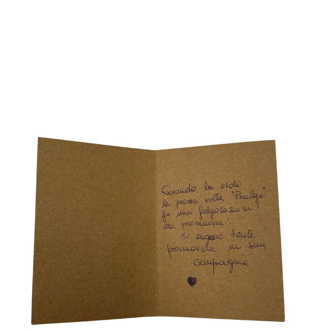 interno Borsa Longchamp in pelle martellata rosso corallo con parti metalliche dorate; munita di doppi manici, indossabile a spalla. Completa di dustbag, di lusso, originale, ottime condizioni. 