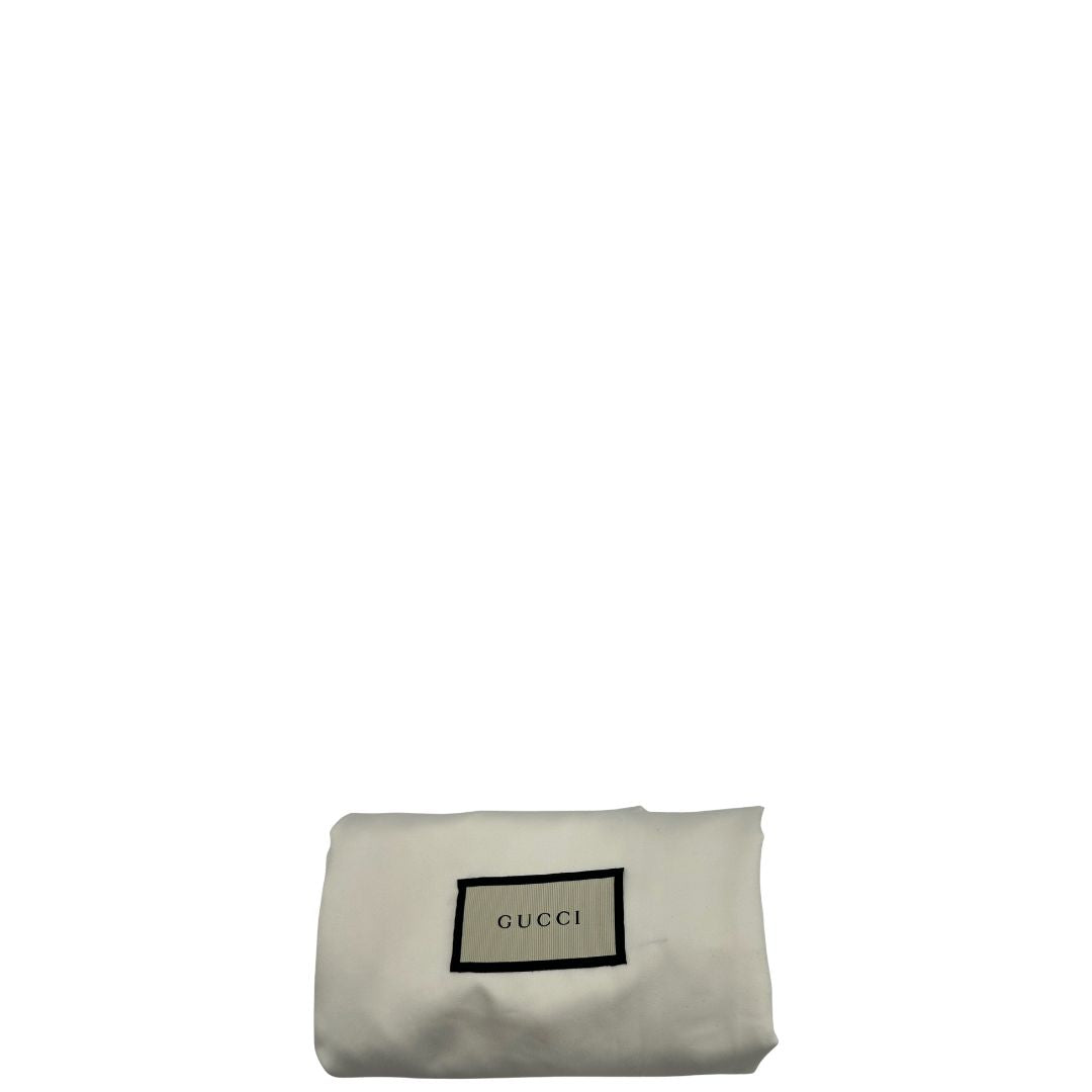 dustbag Borsa Gucci in tessuto GG con finiture in pelle marroni e parti metalliche dorate; munita di doppi manici, indossabile a spalla. Completa di dustbag, di lusso, buone condizioni,usata. 