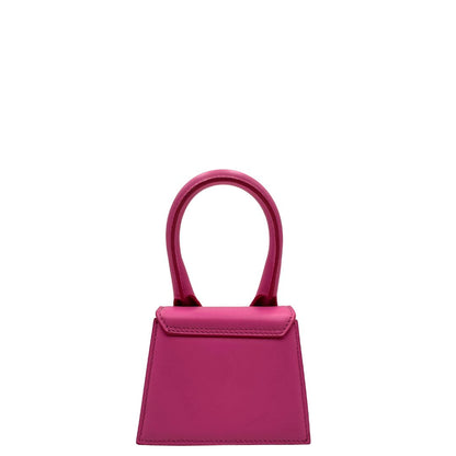 retro Borsa Le Chiquito mini Jacquemus in pelle rosa con parti metalliche dorate, munita di un manico stondato e una tracolla amovibile e regolabile. Indossabile a mano oppure a tracolla. Originale, usata, di lusso, in ottime condizioni. 