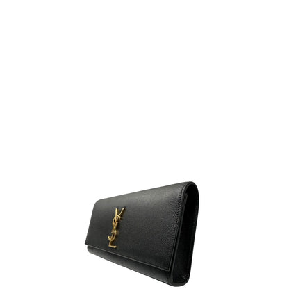 lato Pochette Saint Laurent in pelle nera con parti metalliche dorate; da portare a mano. Full set, di lusso, originale, ottime condizioni, usata. 