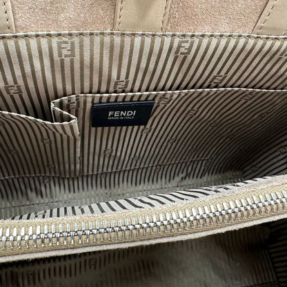 interno  Borsa Fendi in pelle multicolor con parti metalliche argentate; munita di una tracolla e doppi manici. Completa di dustbag, di lusso, originale, ottime condizioni, usata.