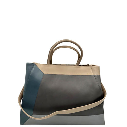  Borsa Fendi in pelle multicolor con parti metalliche argentate; munita di una tracolla e doppi manici. Completa di dustbag, di lusso, originale, ottime condizioni, usata.retro 