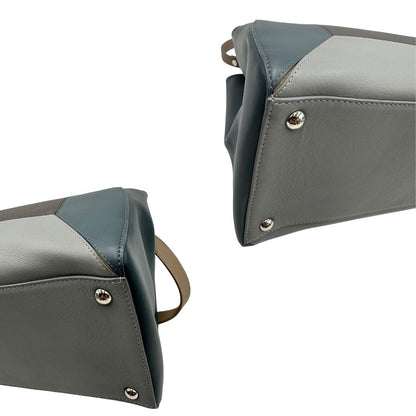 amngoli  Borsa Fendi in pelle multicolor con parti metalliche argentate; munita di una tracolla e doppi manici. Completa di dustbag, di lusso, originale, ottime condizioni, usata. 