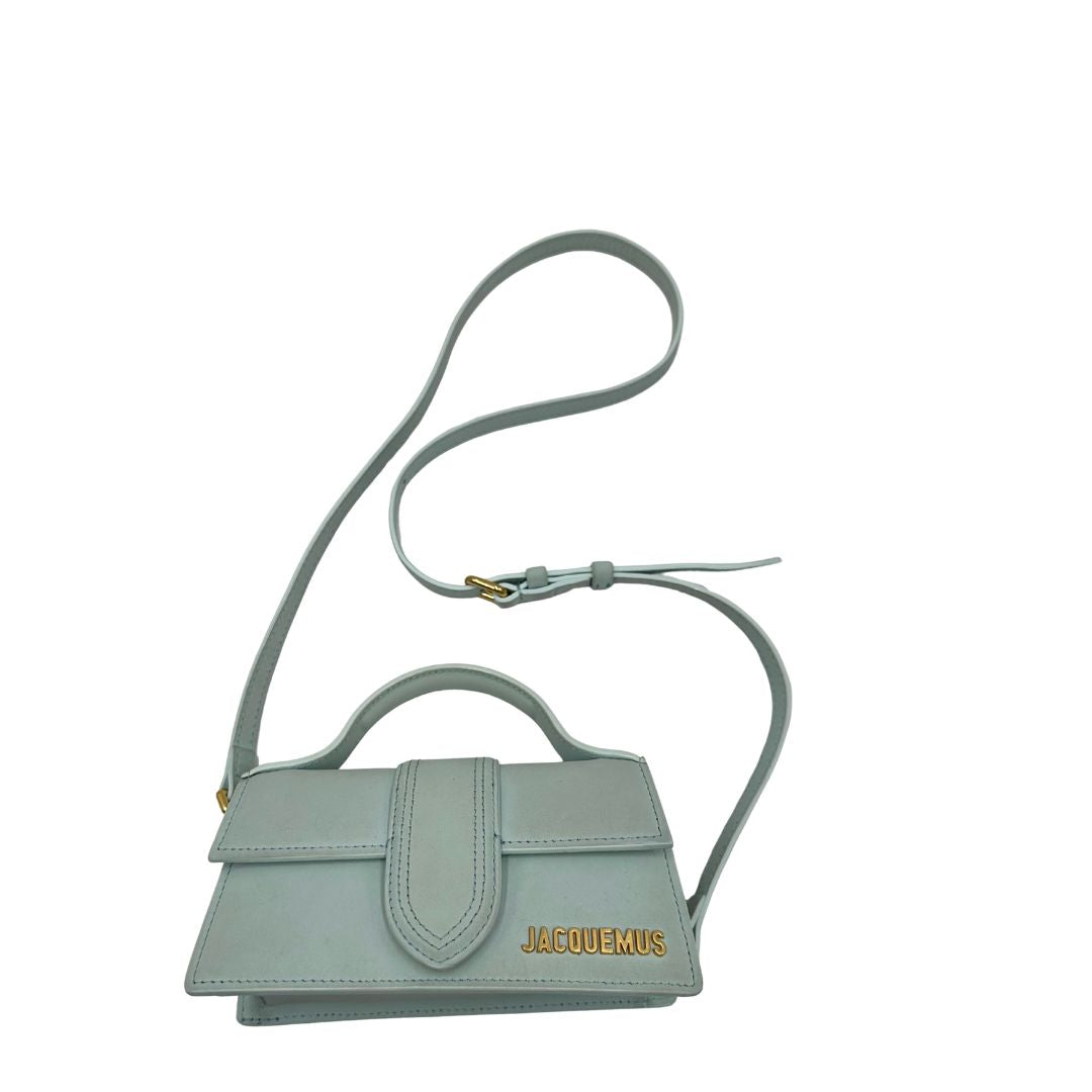 front  Borsa Jacquemus nella versione Le Bambino, di lusso, originale, ottime condizioni, usata. 