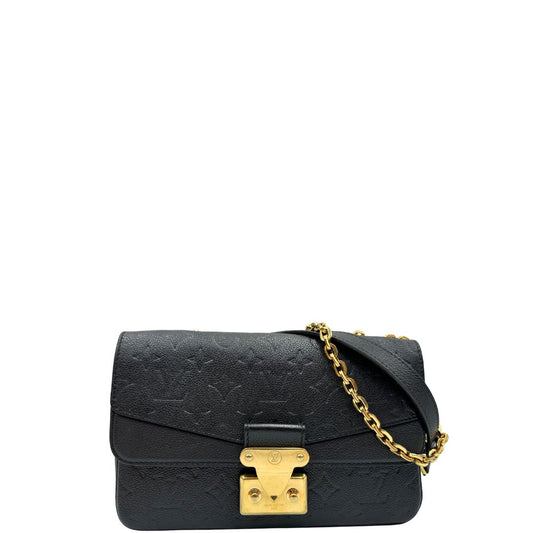 front  Borsa Louis Vuitton in pelle nera monogram Empreinte con parti metalliche dorate; munita di una tracolla scorrevole in catena. Indossabile a spalla e a tracolla. Full set, di lusso, originale, ottime condizioni, usata. 