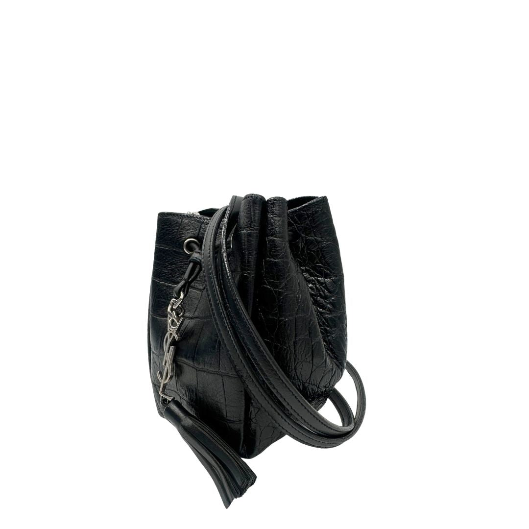 lato Secchielo ysl in pelle cocco nera con parti metalliche argentate, di lusso, originale, usata. 