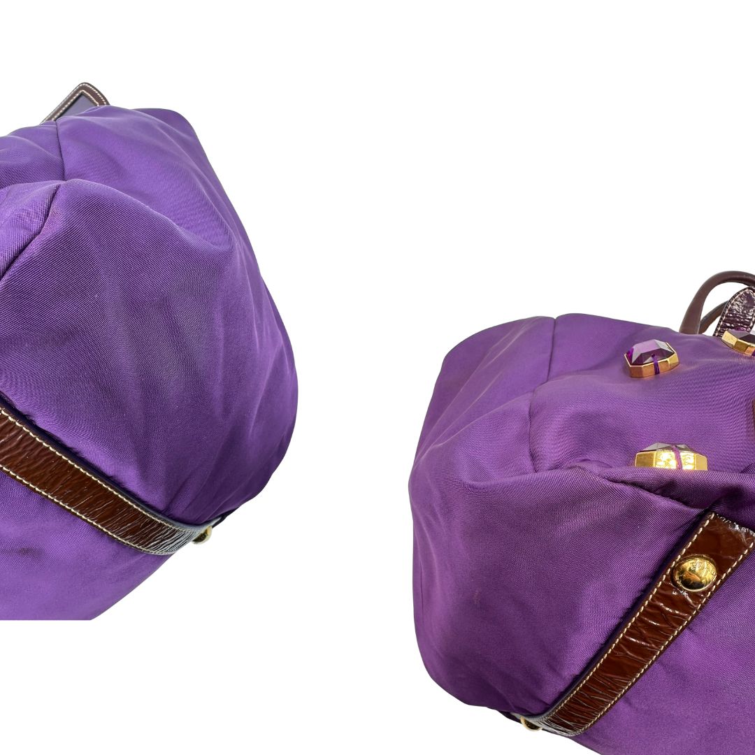 angoli  Tote Prada in nylon viola impreziosita da pietre tono su tono sul front, di lusso, originale, ottime condizioni, usata 