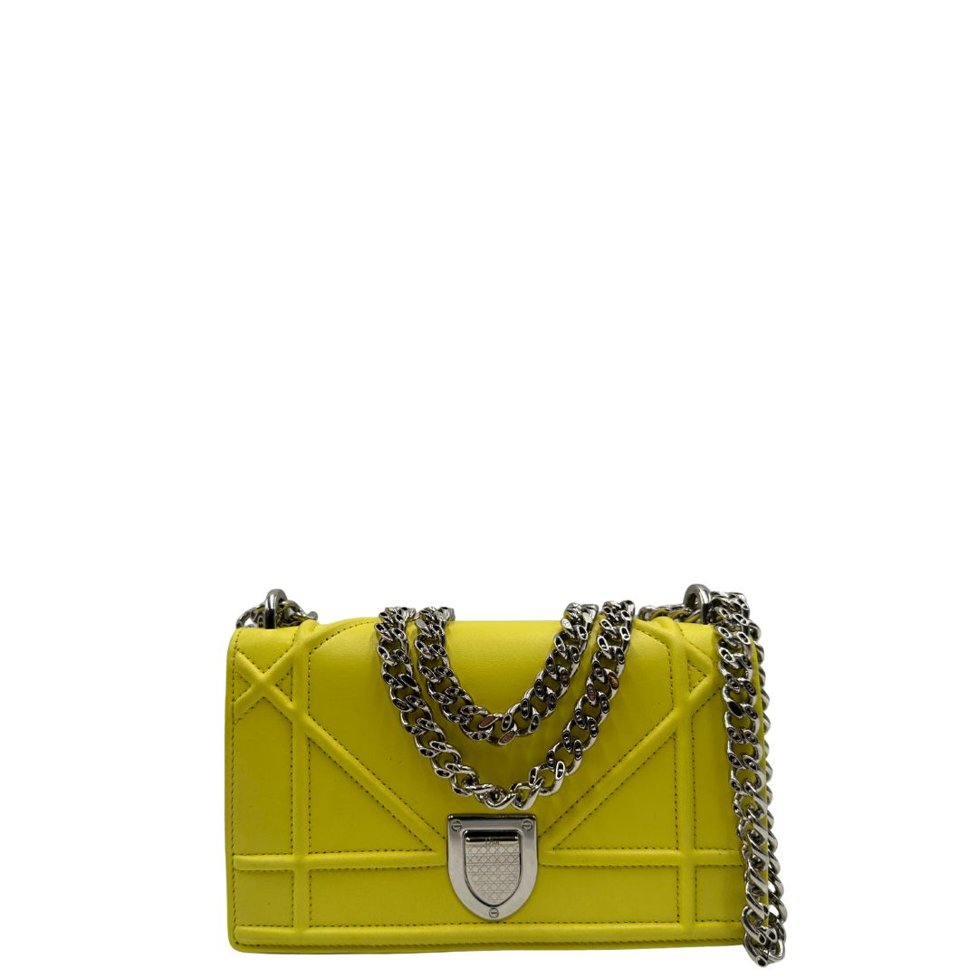 front Borsa dior in pelle gialla, di lusso, originale, ottime condizioni, usata. 