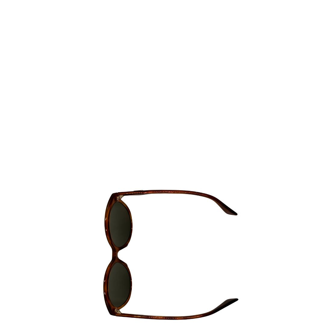 Occhiali Gucci caratterizzati da un design oversize, di lusso, originale, ottime condizioni, usati.