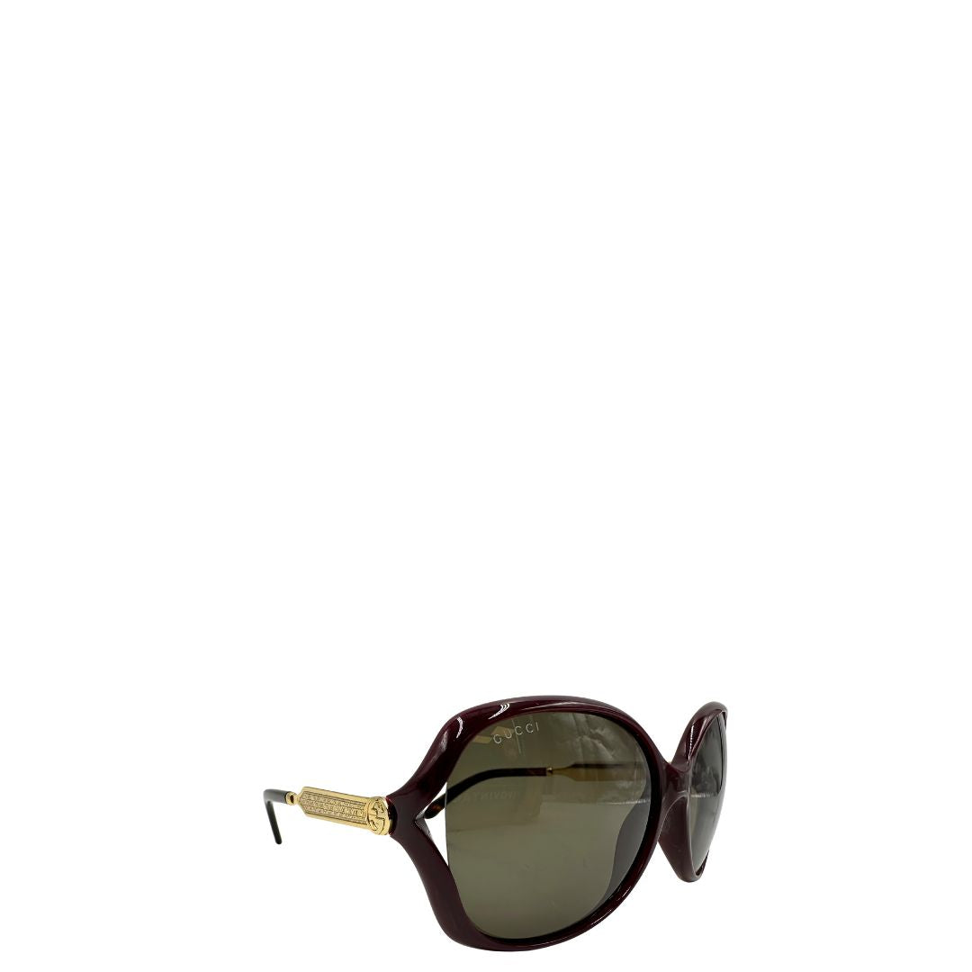  Occhiali Gucci caratterizzati da un design oversize e impreziositi da logo in metallo dorato, di lusso, originali, eccellenti condizioni, usati