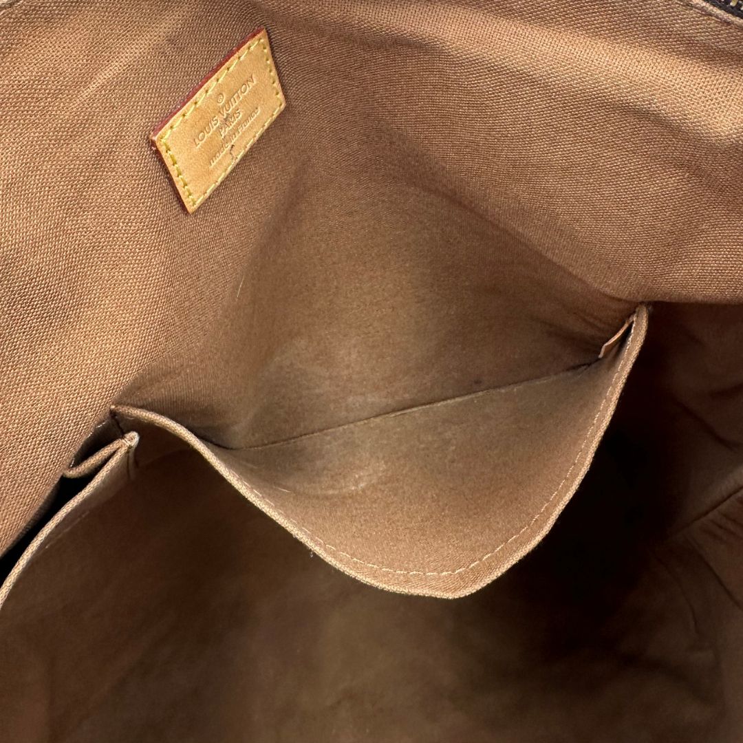 interno  Borsa Louis Vuitton realizzata in tela monogram marrone con finiture in vacchetta naturale e rifinita con parti in tessuto, di lusso, originale, ottime condizioni, usata. 