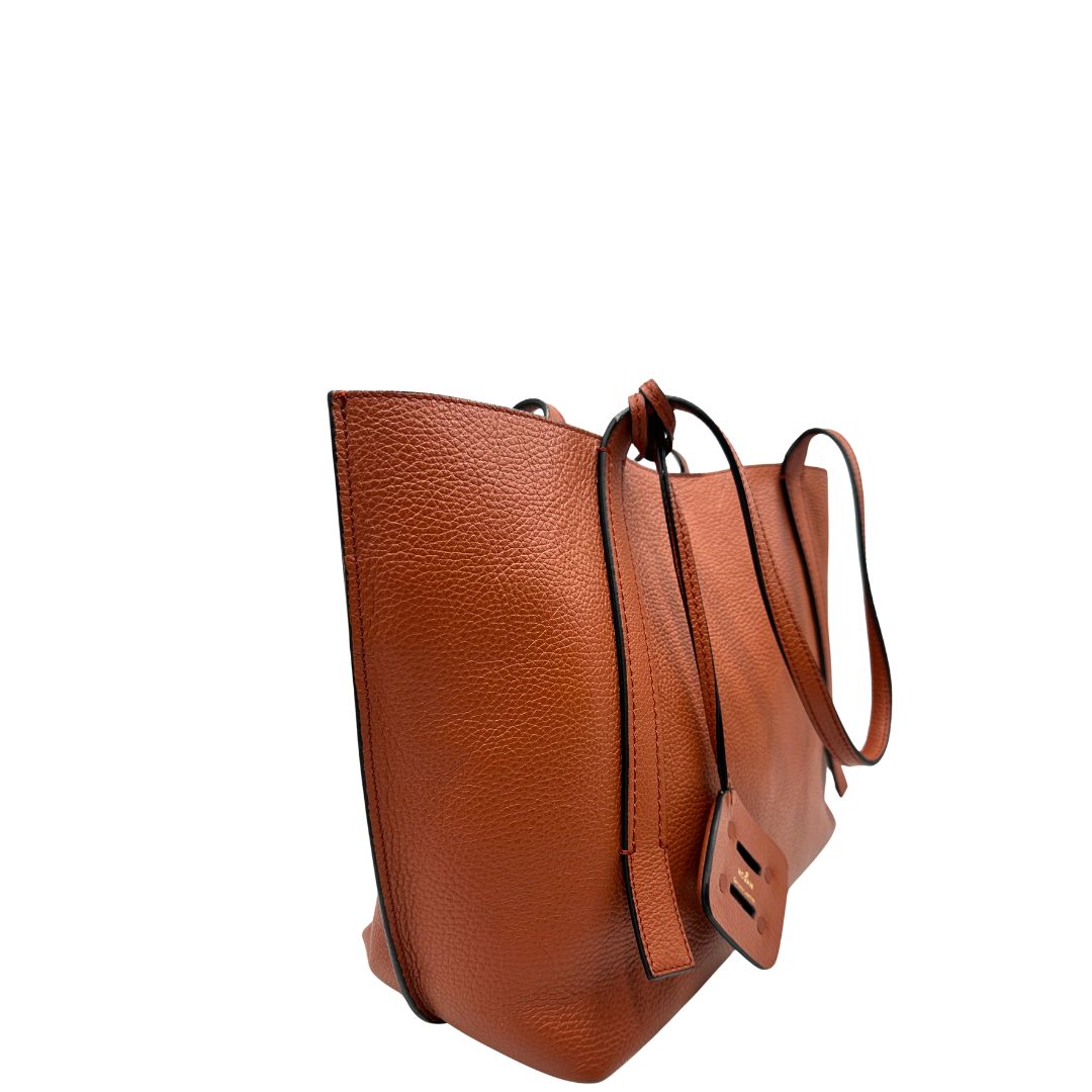 lato Borsa Hogan nella nuance marrone cognac in pelle martellata 