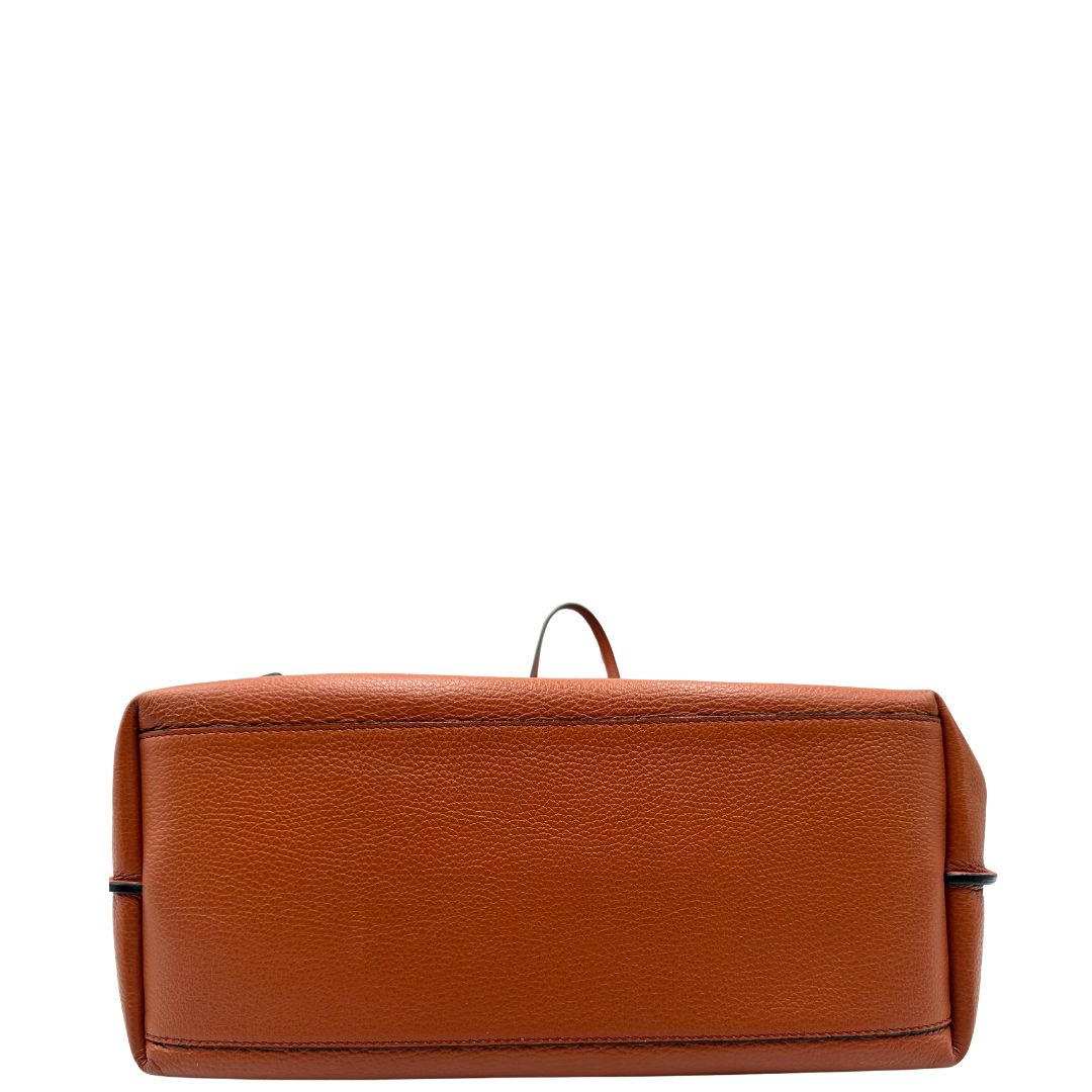 base Borsa Hogan nella nuance marrone cognac in pelle martellata 