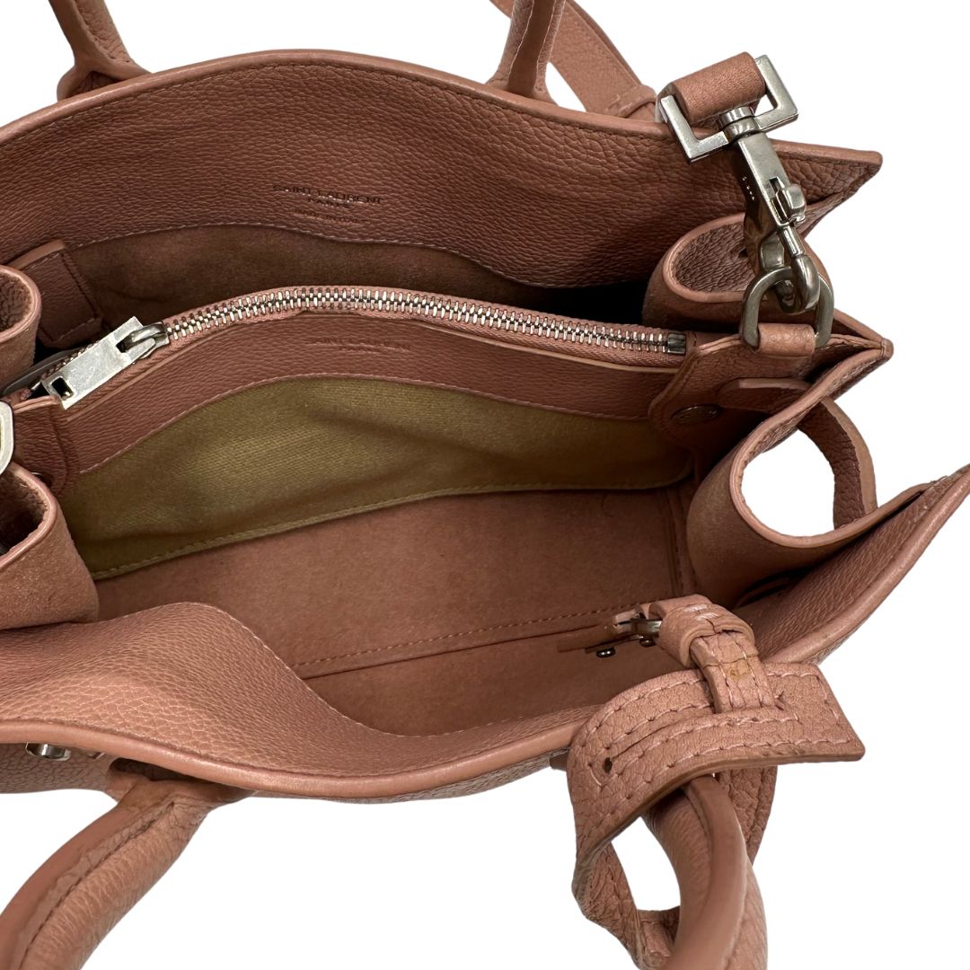 interno  Sac De Jour in pelle rosa nella versione baby, di lusso, originale, ottime condizioni, usata.