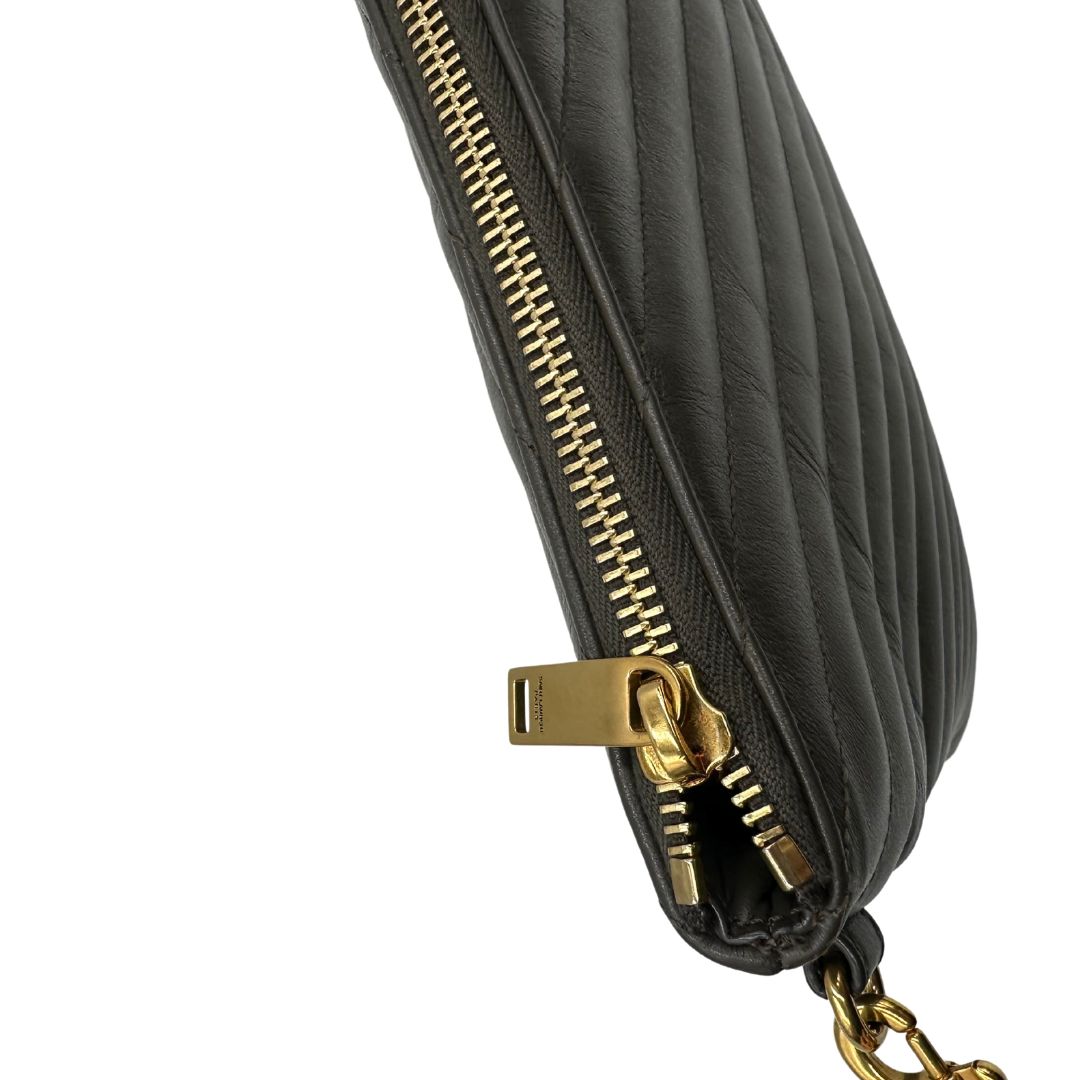  Saint Laurent in pelle color light musk con iconico logo YSL, di lusso, originale, eccellenti condizioni, usata. 