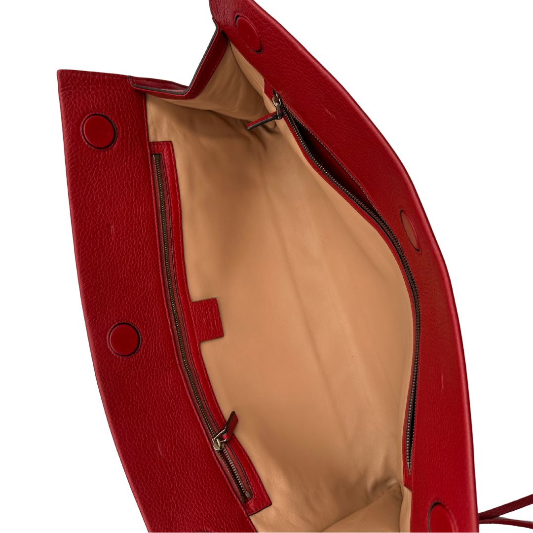 interno  Pochette Gucci maxi in pelle rossa martellata con dettagli Bamboo, di lusso, originale, ottime condizioni, usata. 