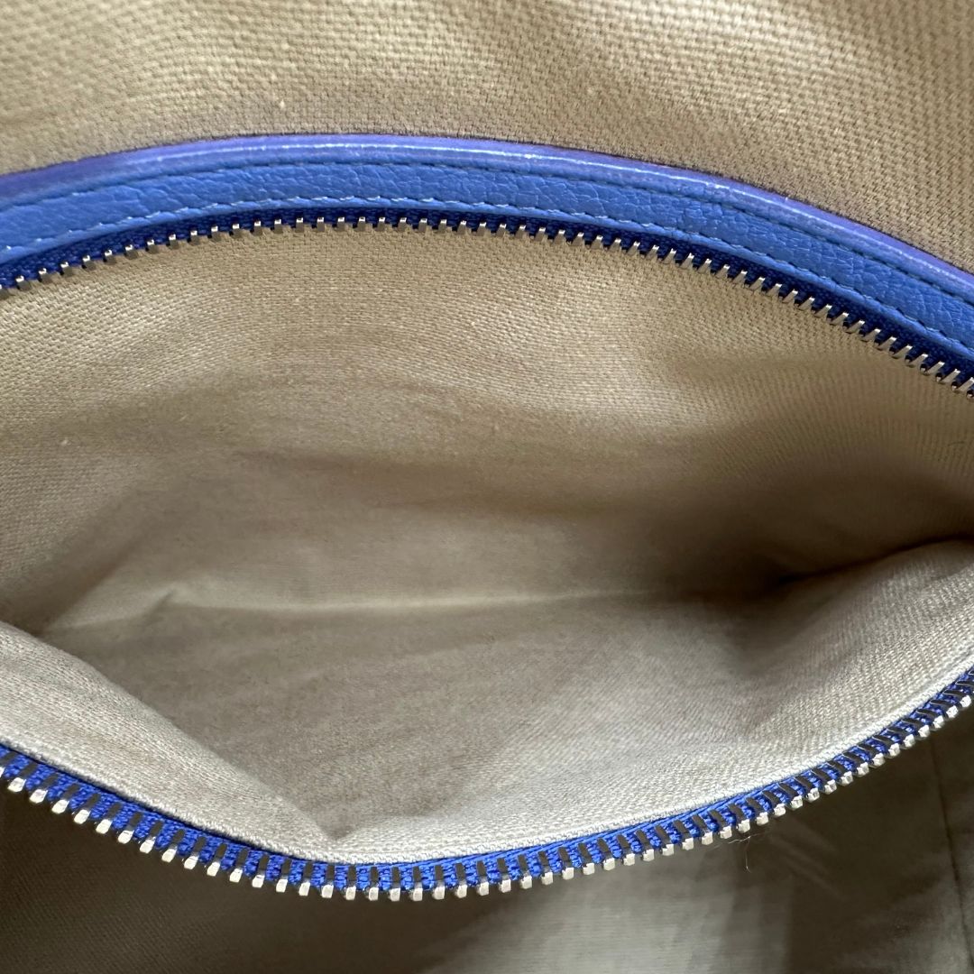 interno  Borsa Givenchy Antigona nella versione piccola, di lusso, originale, usata, ottime condizioni. 