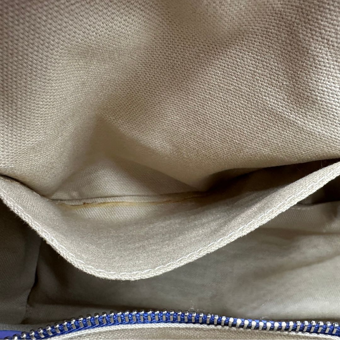 interno  Borsa Givenchy Antigona nella versione piccola, di lusso, originale, usata, ottime condizioni. 