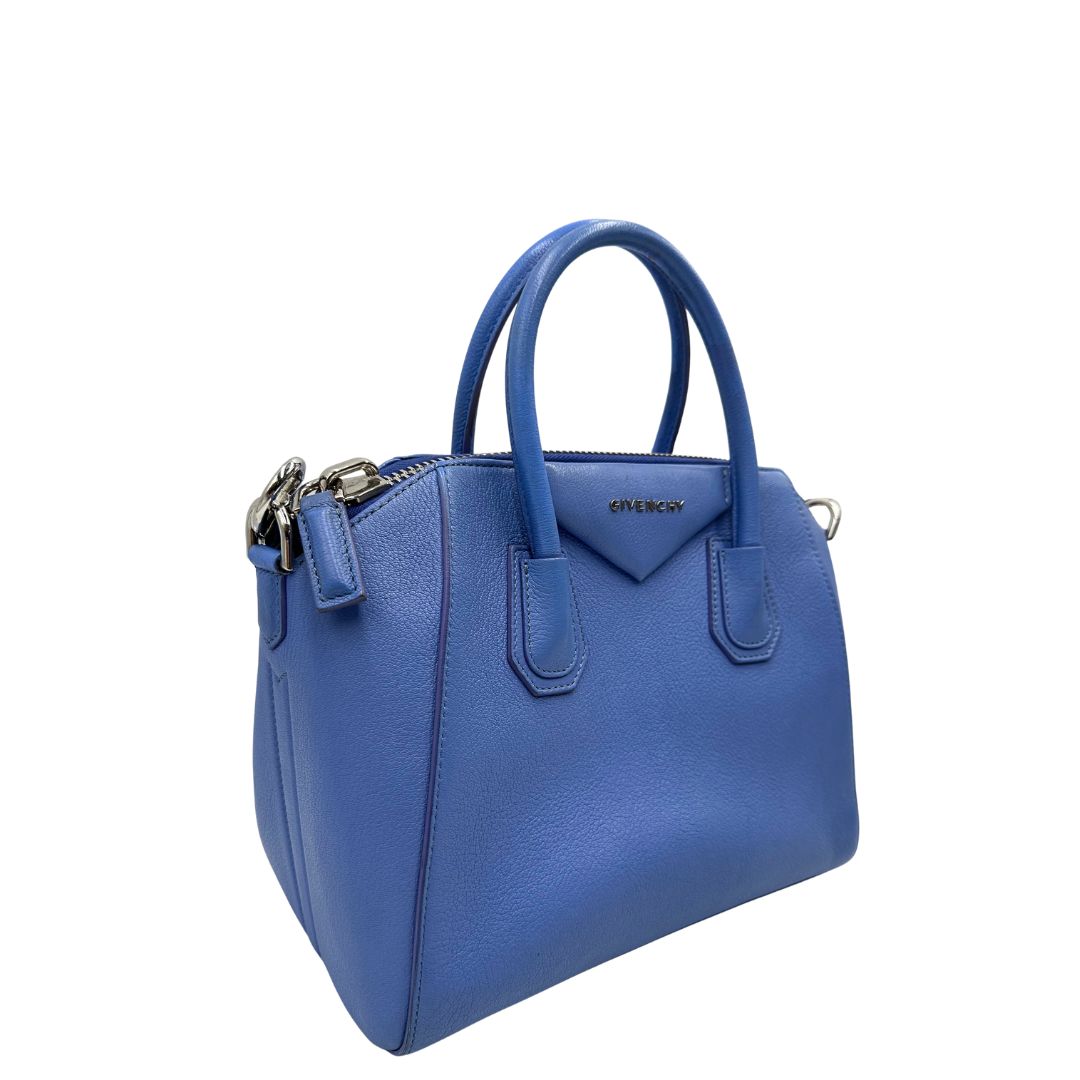 lato  Borsa Givenchy Antigona nella versione piccola, di lusso, originale, usata, ottime condizioni. 