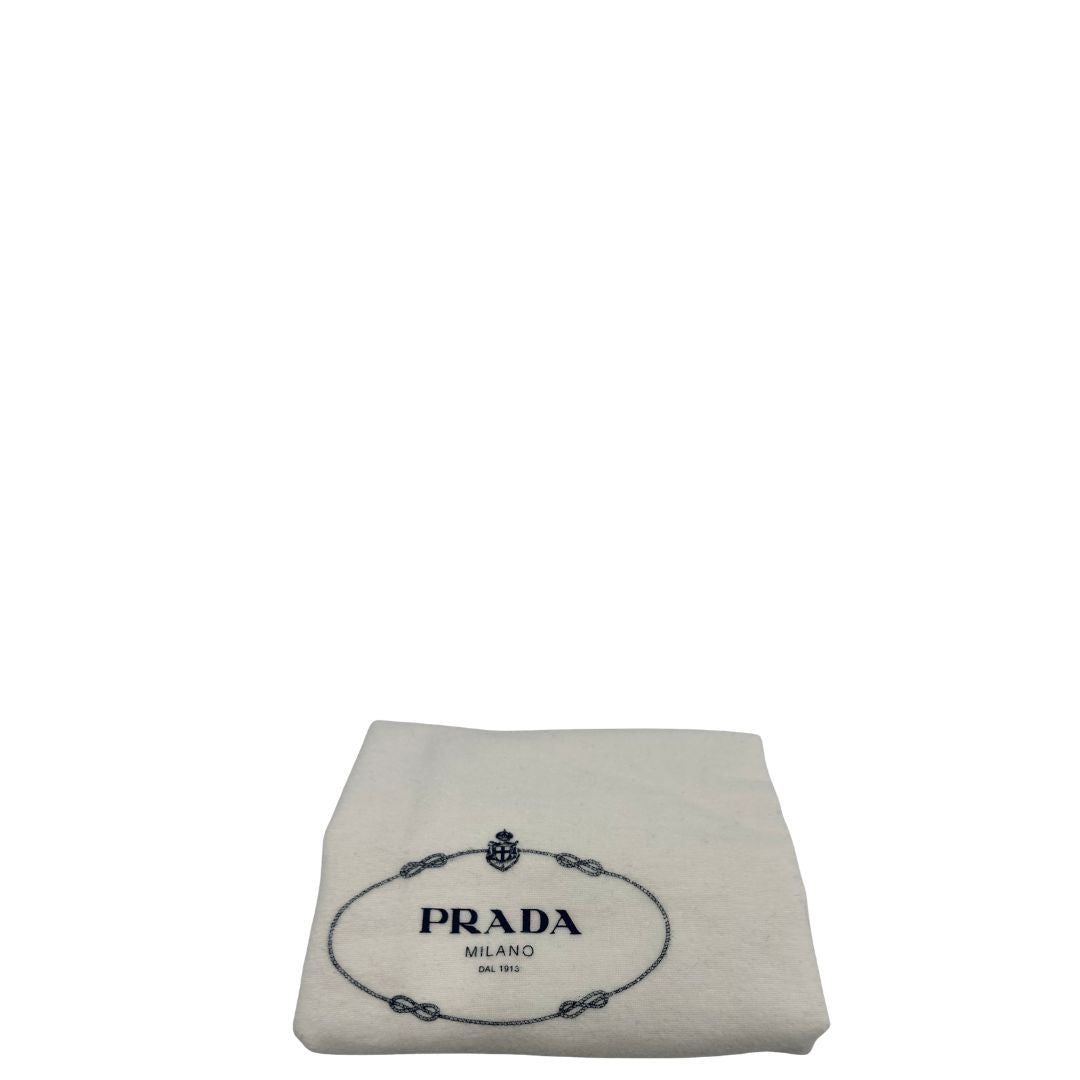 dustbag Satchel Prada color rosa antico e hardware dorato, puoi portarla comodamente a tracolla o mano, di lusso, originale, usata, ottime condizioni. 