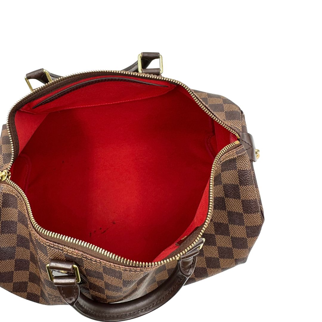 Interno, Louis Vuitton Speedy in tela Damier Ébène marrone e hardware dorato. Originale, usato, di lusso, in buone condizioni.